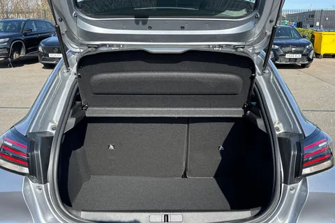 DG75MUP PEUGEOT 208 1.2 PureTech Style Euro 6 (s/s) 5dr Thumbnail #6