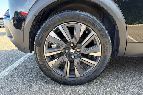 VO72OUK PEUGEOT e-2008 50kWh GT Premium Auto 5dr (7kW Charger) Thumbnail #11