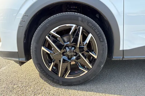 KP74JWC PEUGEOT 3008 1.2 HYBRID GT e-DSC6 Euro 6 (s/s) 5dr Thumbnail #12