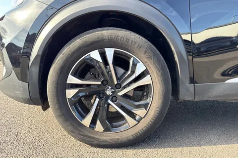 DE23FFD PEUGEOT 2008 1.2 PureTech Allure Premium + Euro 6 (s/s) 5dr Thumbnail #12