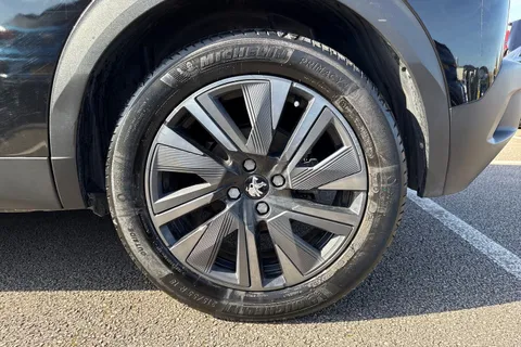 VO72OUK PEUGEOT e-2008 50kWh GT Premium Auto 5dr (7kW Charger) Thumbnail #12