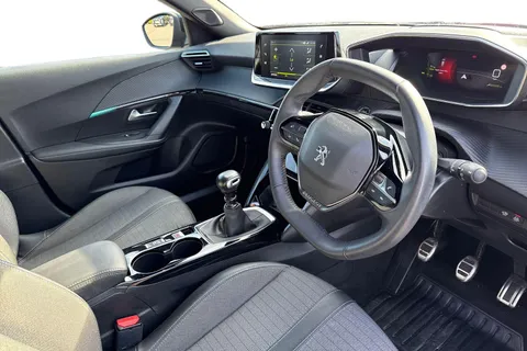 DE23FFD PEUGEOT 2008 1.2 PureTech Allure Premium + Euro 6 (s/s) 5dr Thumbnail #14