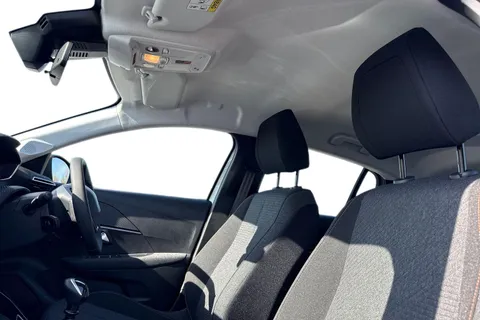 DG75MUP PEUGEOT 208 1.2 PureTech Style Euro 6 (s/s) 5dr Thumbnail #15