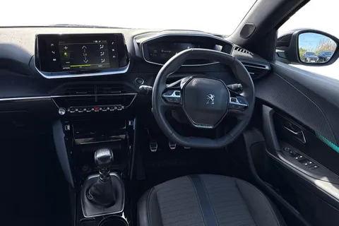 DE23FFD PEUGEOT 2008 1.2 PureTech Allure Premium + Euro 6 (s/s) 5dr Thumbnail #18