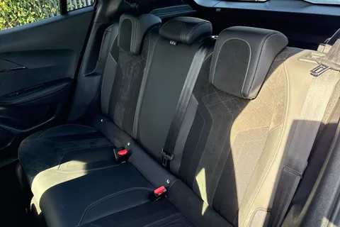 VO72OUK PEUGEOT e-2008 50kWh GT Premium Auto 5dr (7kW Charger) Thumbnail #19