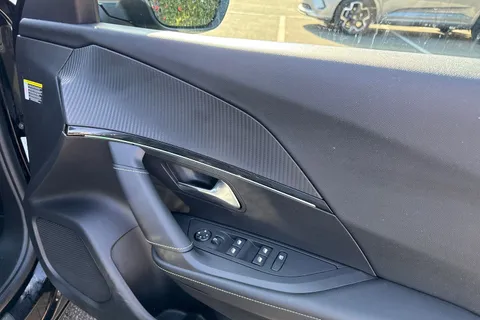 VO72OUK PEUGEOT e-2008 50kWh GT Premium Auto 5dr (7kW Charger) Thumbnail #21