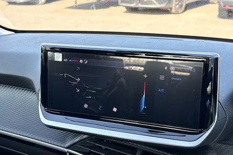 DG75MUP PEUGEOT 208 1.2 PureTech Style Euro 6 (s/s) 5dr Thumbnail #21