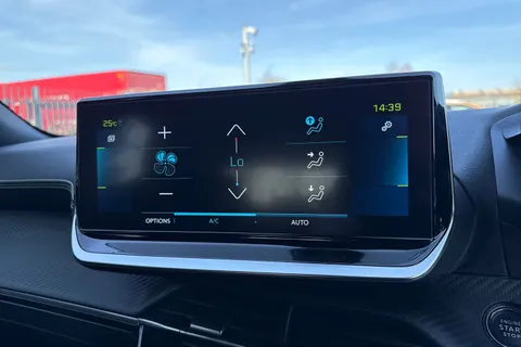 VO72OUK PEUGEOT e-2008 50kWh GT Premium Auto 5dr (7kW Charger) Thumbnail #22