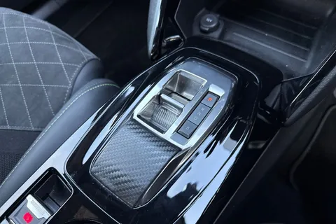 VO72OUK PEUGEOT e-2008 50kWh GT Premium Auto 5dr (7kW Charger) Thumbnail #23