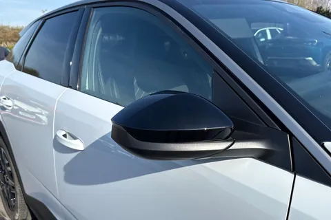 KP74JWC PEUGEOT 3008 1.2 HYBRID GT e-DSC6 Euro 6 (s/s) 5dr Thumbnail #28