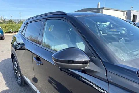 DE23FFD PEUGEOT 2008 1.2 PureTech Allure Premium + Euro 6 (s/s) 5dr Thumbnail #28