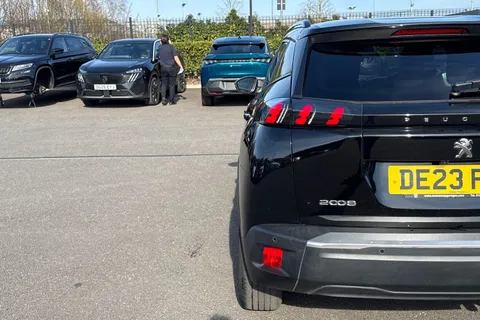 DE23FFD PEUGEOT 2008 1.2 PureTech Allure Premium + Euro 6 (s/s) 5dr Thumbnail #35