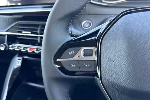 DG75MUP PEUGEOT 208 1.2 PureTech Style Euro 6 (s/s) 5dr Thumbnail #35