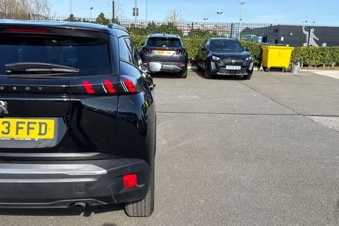 DE23FFD PEUGEOT 2008 1.2 PureTech Allure Premium + Euro 6 (s/s) 5dr Thumbnail #36