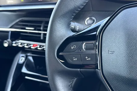 DE23FFD PEUGEOT 2008 1.2 PureTech Allure Premium + Euro 6 (s/s) 5dr Thumbnail #38