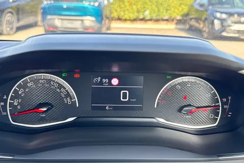 DG75MUP PEUGEOT 208 1.2 PureTech Style Euro 6 (s/s) 5dr Thumbnail #39