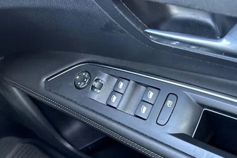 KM73YNB PEUGEOT 3008 1.2 HYBRID GT e-DSC6 Euro 6 (s/s) 5dr Thumbnail #43