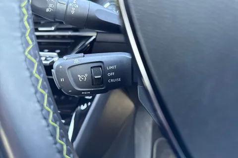 VO72OUK PEUGEOT e-2008 50kWh GT Premium Auto 5dr (7kW Charger) Thumbnail #41