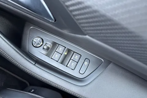 DF23WWP PEUGEOT 508 1.2 PureTech GT Premium Fastback EAT Euro 6 (s/s) 5dr Thumbnail #44