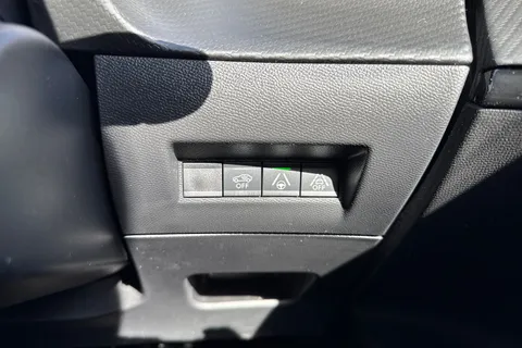 VO72OUK PEUGEOT e-2008 50kWh GT Premium Auto 5dr (7kW Charger) Thumbnail #43