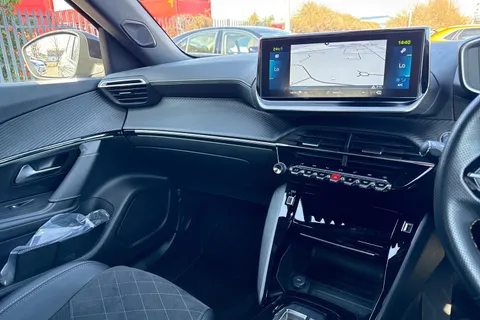 VO72OUK PEUGEOT e-2008 50kWh GT Premium Auto 5dr (7kW Charger) Thumbnail #44