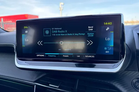 VO72OUK PEUGEOT e-2008 50kWh GT Premium Auto 5dr (7kW Charger) Thumbnail #45