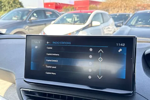 KM73YNB PEUGEOT 3008 1.2 HYBRID GT e-DSC6 Euro 6 (s/s) 5dr Thumbnail #49