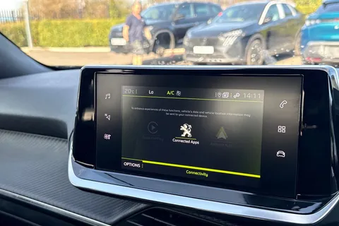 DE23FFD PEUGEOT 2008 1.2 PureTech Allure Premium + Euro 6 (s/s) 5dr Thumbnail #49