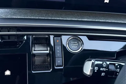 KP74JWC PEUGEOT 3008 1.2 HYBRID GT e-DSC6 Euro 6 (s/s) 5dr Thumbnail #50