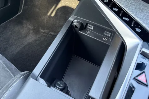 KP74JWC PEUGEOT 3008 1.2 HYBRID GT e-DSC6 Euro 6 (s/s) 5dr Thumbnail #51