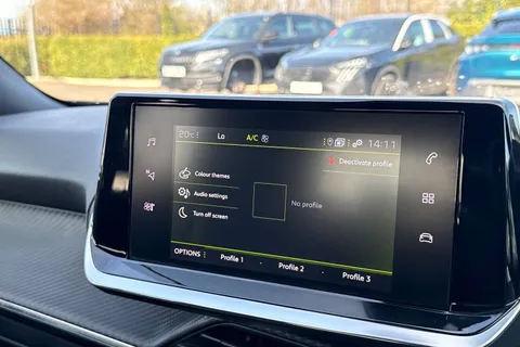 DE23FFD PEUGEOT 2008 1.2 PureTech Allure Premium + Euro 6 (s/s) 5dr Thumbnail #53