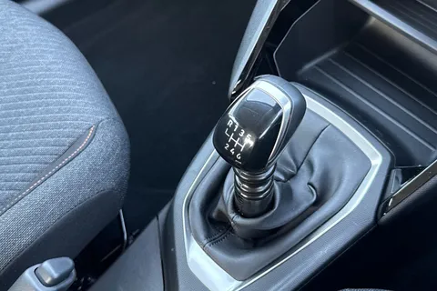 DG75MUP PEUGEOT 208 1.2 PureTech Style Euro 6 (s/s) 5dr Thumbnail #51