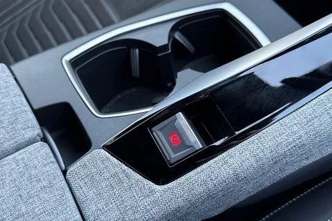 KP74JWC PEUGEOT 3008 1.2 HYBRID GT e-DSC6 Euro 6 (s/s) 5dr Thumbnail #53