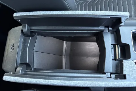 KP74JWC PEUGEOT 3008 1.2 HYBRID GT e-DSC6 Euro 6 (s/s) 5dr Thumbnail #56