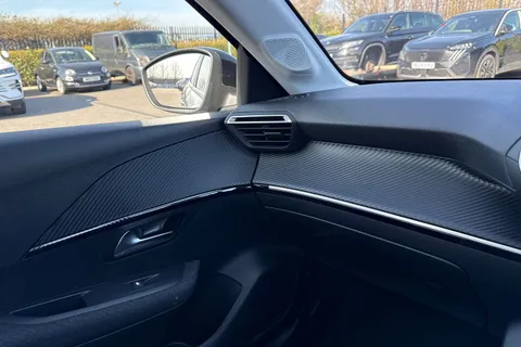 DG75MUP PEUGEOT 208 1.2 PureTech Style Euro 6 (s/s) 5dr Thumbnail #55