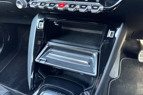 VO72OUK PEUGEOT e-2008 50kWh GT Premium Auto 5dr (7kW Charger) Thumbnail #59