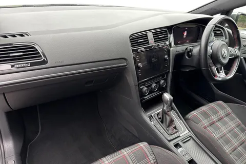 14 of 52 for Volkswagen Golf 2.0 TSI GTI Performance DSG Euro 6 (s/s) 5dr