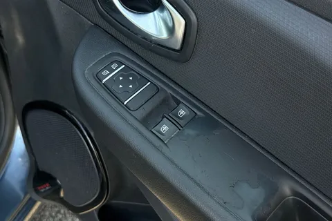 HS19HEJ Renault Clio 0.9 TCe Iconic Euro 6 (s/s) 5dr Thumbnail #19