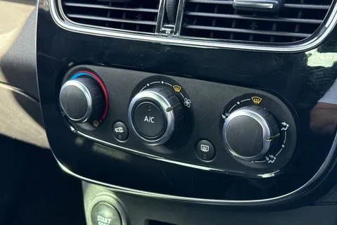 HS19HEJ Renault Clio 0.9 TCe Iconic Euro 6 (s/s) 5dr Thumbnail #20