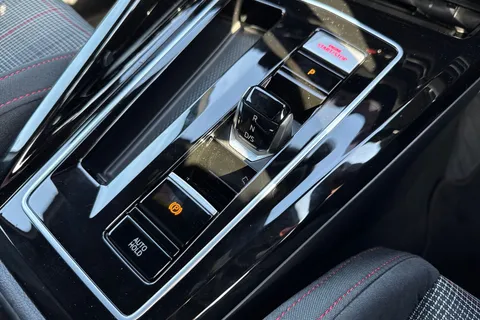  Volkswagen Golf 2.0 TSI GTI DSG Euro 6 (s/s) 5dr Thumbnail #23