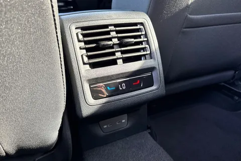  Volkswagen Golf 2.0 TSI GTI DSG Euro 6 (s/s) 5dr Thumbnail #35