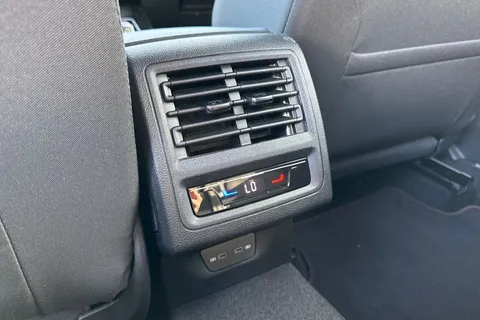  Volkswagen Golf 2.0 TSI GTI Hatchback 5dr Petrol DSG Euro 6 (s/s) (265 ps) Thumbnail #35