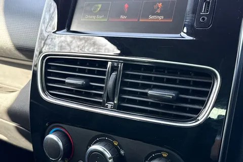 HS19HEJ Renault Clio 0.9 TCe Iconic Euro 6 (s/s) 5dr Thumbnail #42