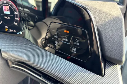  Volkswagen Golf 2.0 TSI GTI Hatchback 5dr Petrol DSG Euro 6 (s/s) (265 ps) Thumbnail #37