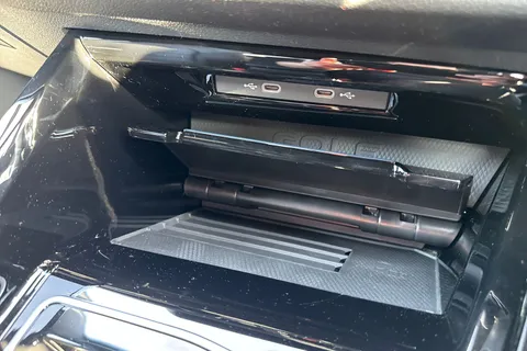  Volkswagen Golf 2.0 TSI GTI DSG Euro 6 (s/s) 5dr Thumbnail #39