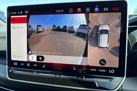  Volkswagen Golf 2.0 TSI GTI Hatchback 5dr Petrol DSG Euro 6 (s/s) (265 ps) Thumbnail #46