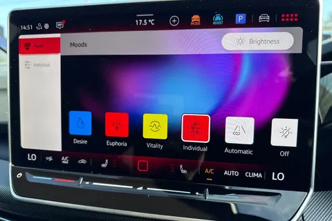  Volkswagen Golf 2.0 TSI GTI Hatchback 5dr Petrol DSG Euro 6 (s/s) (265 ps) Thumbnail #53