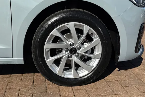  Audi A1 1.0 TFSI 25 Sport Sportback S Tronic Euro 6 (s/s) 5dr Thumbnail #10