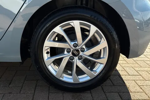  Audi A1 1.0 TFSI 25 Sport Sportback S Tronic Euro 6 (s/s) 5dr Thumbnail #12