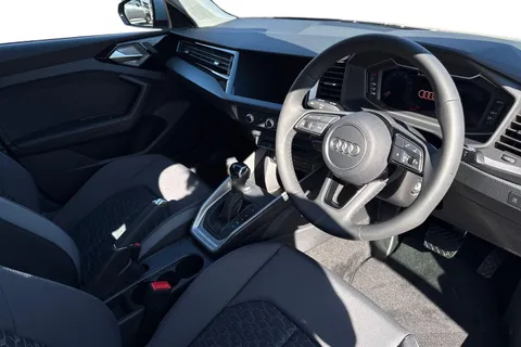  Audi A1 1.0 TFSI 25 Sport Sportback S Tronic Euro 6 (s/s) 5dr Thumbnail #13